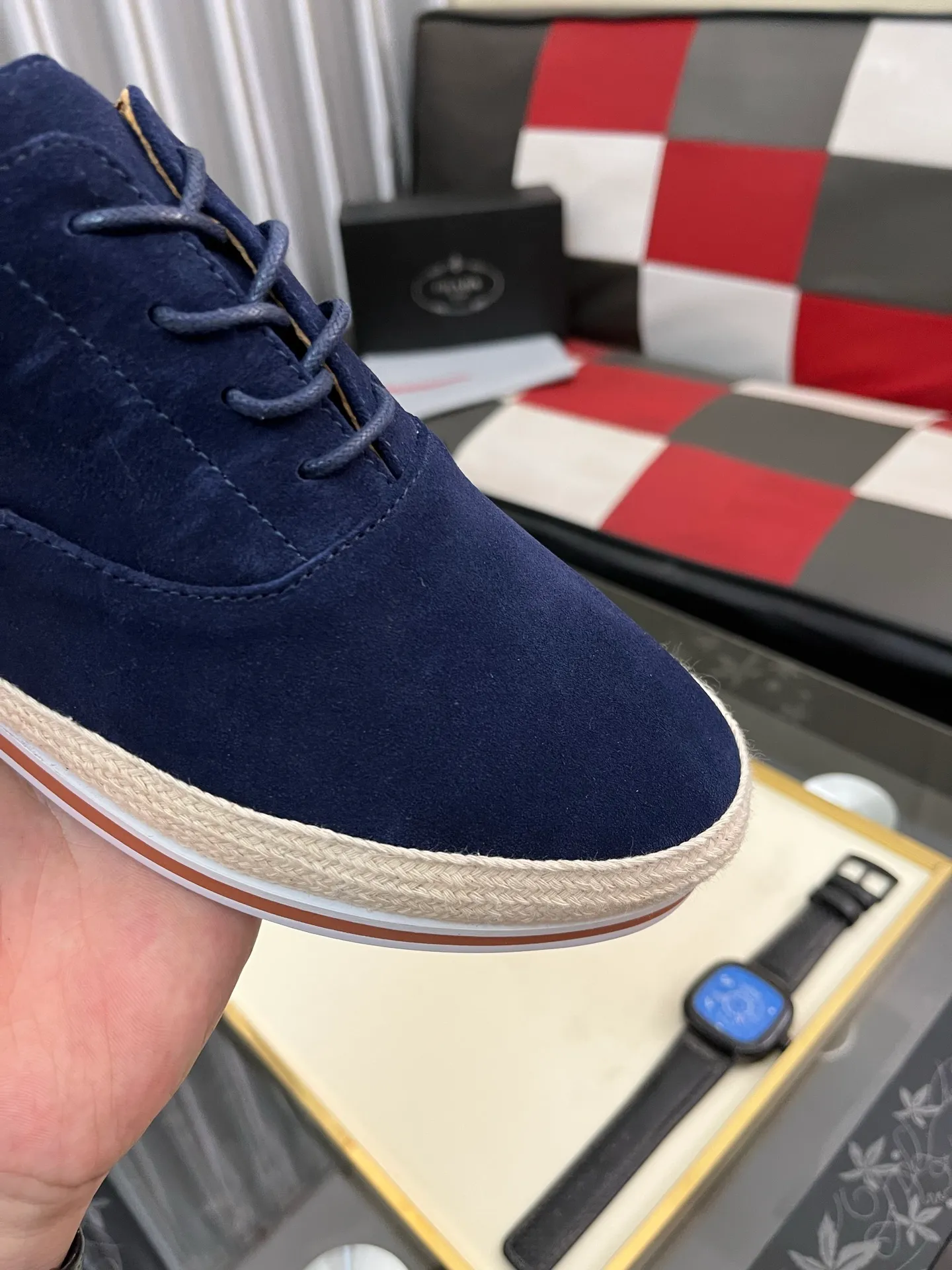 Men's shoes 💰440⌚️⌚️【PRADA】Prada ~ unique and casual style. New models from Prada official website are coming [Celebrate][Celebrate]🏃High-end brand casual shoes ➕Full set of packaging😍😍 Men's 2023 counters are on sale simultaneously, Italian imported brands select first-layer Italian cowhide. 🐑Sheepskin lining (refuses to discolor and rub feet) Sole: Original sole specially provided by the original factory 🎬Better in kind Size number: 38-442️⃣Colors available